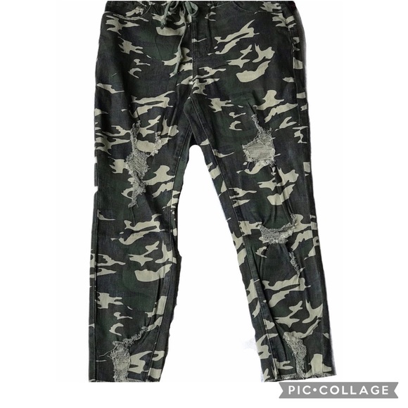 Camo Print Distressed Joggers - Picture 5 of 5